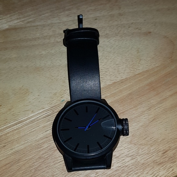 Watch - Picture 1 of 1